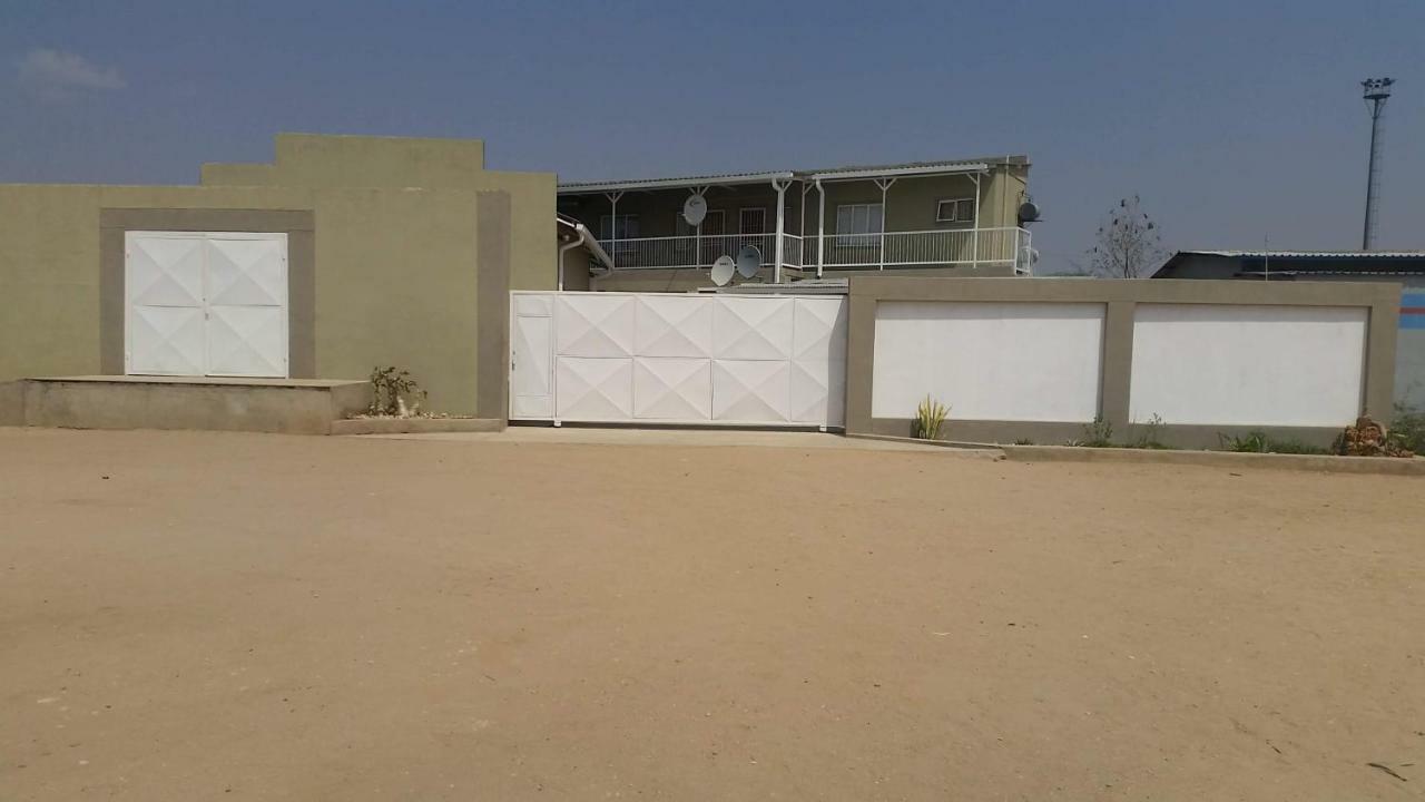 Kuhanga Villa Otjiwarongo Exterior foto