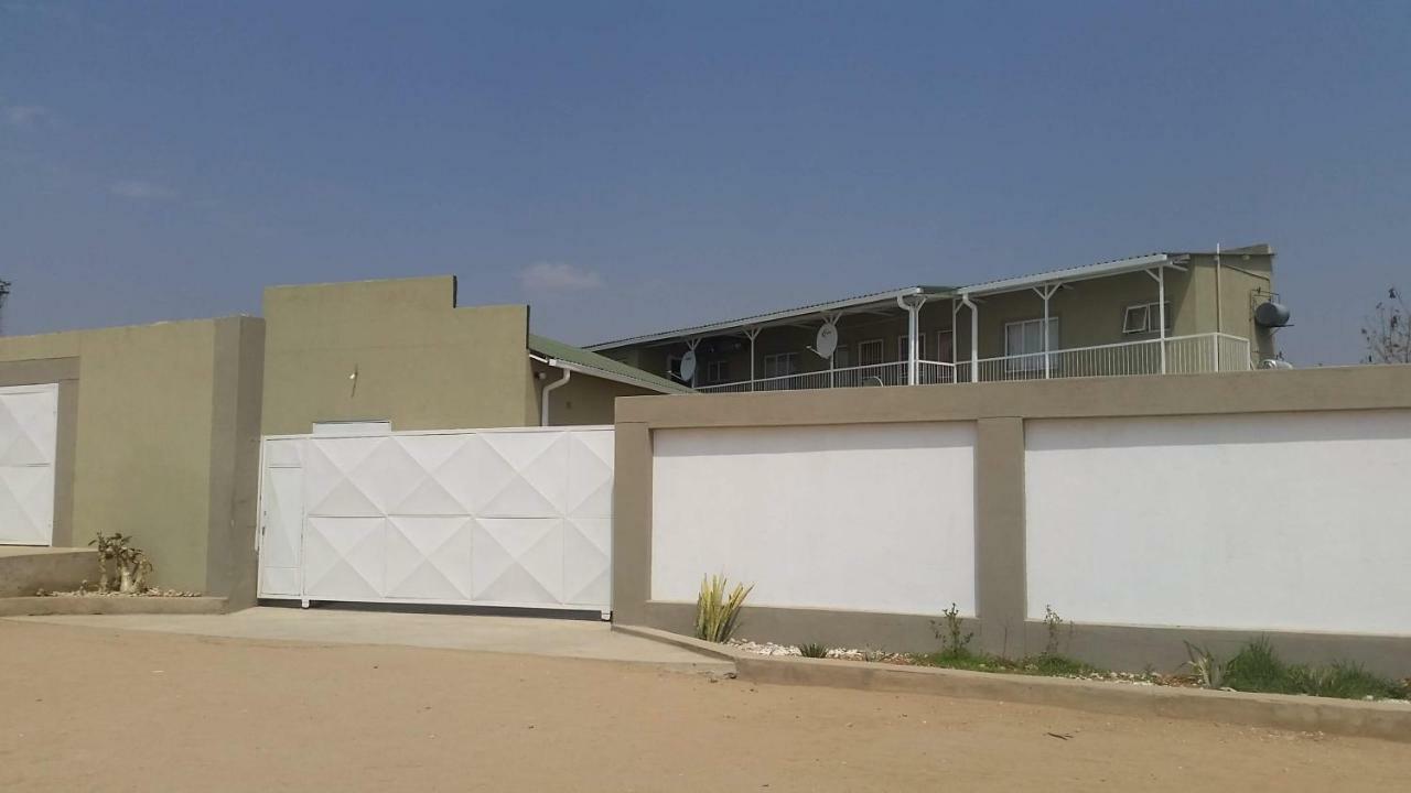 Kuhanga Villa Otjiwarongo Exterior foto